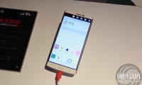 LG V10 月初開(kāi)售 雙屏設(shè)計(jì)成最大亮點(diǎn)