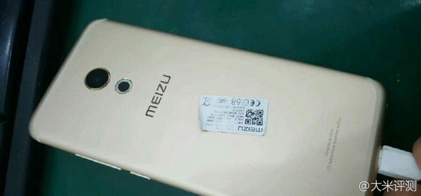 魅族PRO 6真機(jī)曝光，或使用雙攝像頭，價(jià)格2999