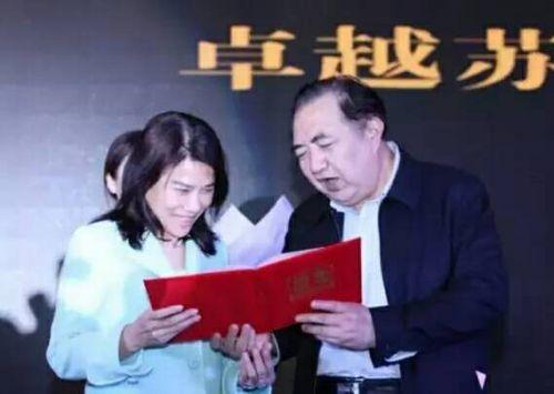 董明珠：我為何要放棄8000萬(wàn)年薪 打造一個(gè)500強(qiáng)企業(yè)？