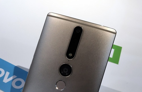 聯(lián)想Phab2pro后置三顆1600萬像素攝像頭