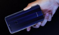 從金屬到玻璃 榮耀8引領(lǐng)雙面2.5D熱潮