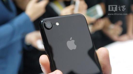 iPhone 7/7 Plus預售首日香港價格炒至上萬港元