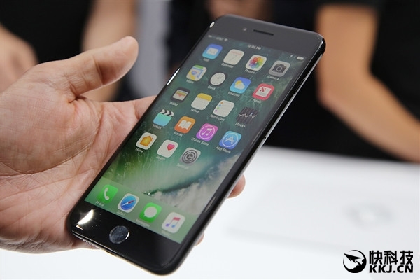 首批國行iPhone 7從鄭州發(fā)貨！共16.5萬臺(tái)
