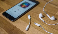 取消3.5mm真的好嗎？iPhone 7耳機(jī)線(xiàn)控問(wèn)題頻出