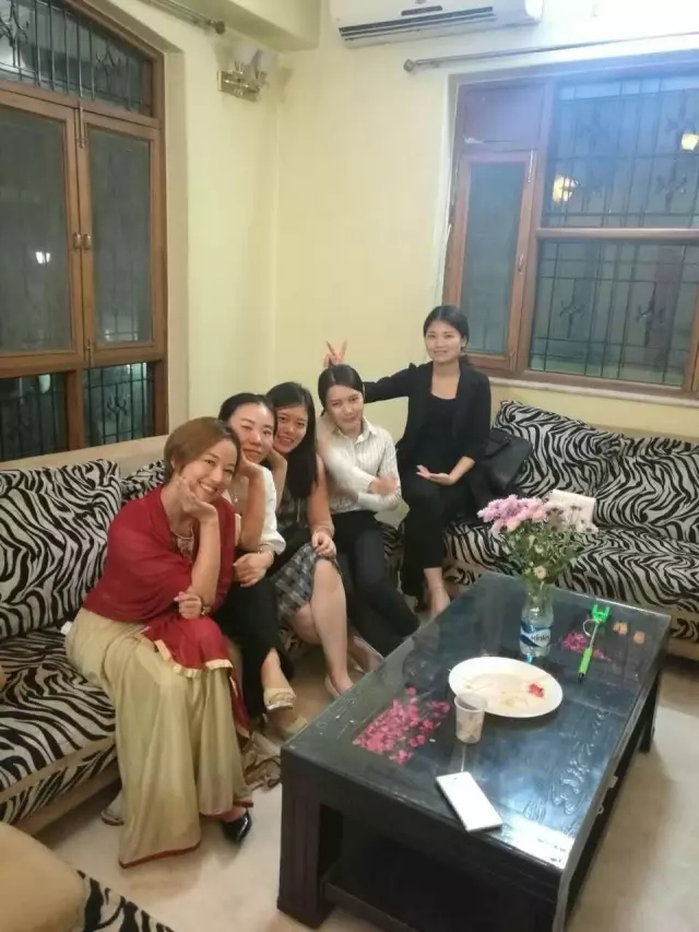 中國手機(jī)產(chǎn)業(yè)觀察團(tuán)走進(jìn)Intex、聞尚