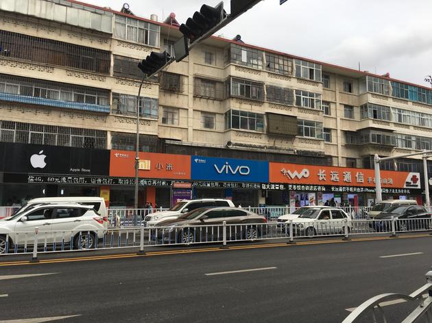 OPPO、vivo為何擊敗華為小米？去三線“手機(jī)一條街”看看！