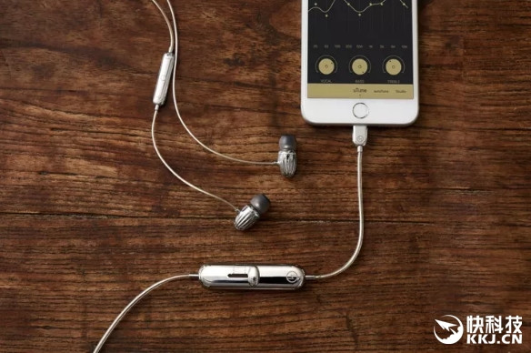 iPhone 8要用USB-C?蘋果用新接口給出答案