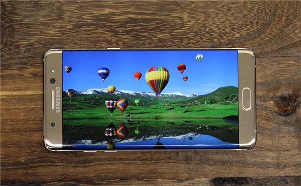 2017年智能手機(jī)屏幕發(fā)展大勢：OLED、HDR、柔性LCD