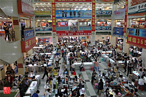 華強(qiáng)北商戶轉(zhuǎn)型：二手手機(jī)出口生意越來(lái)越興盛