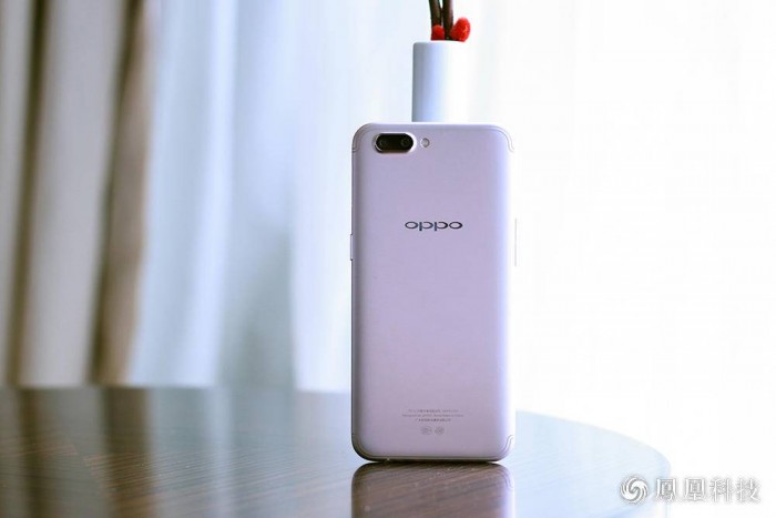OPPO R11發(fā)布：售價(jià)2999元 半個(gè)娛樂圈的明星都來了