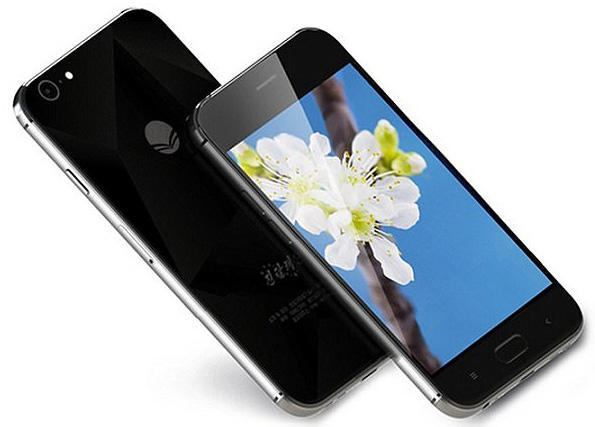 朝鮮推新款智能手機(jī):外形撞臉iPhone