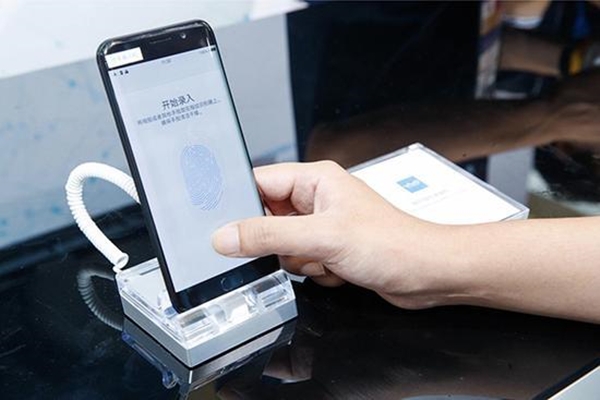 vivo Xplay7曝光：屏下指紋+五攝像頭
