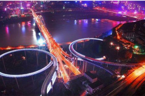 “重慶這個(gè)城市怎么突然就火起來(lái)了”之下一個(gè)熱點(diǎn)——手機(jī)展“熱勢(shì)來(lái)襲”