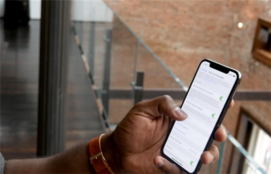 人臉識(shí)別體驗(yàn)超棒！iPhone X被優(yōu)待