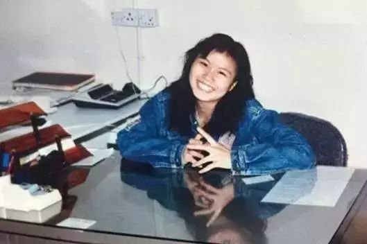 “她的工廠一旦停工，全球手機都得斷貨”，她是中國女首富，身價 500 億！