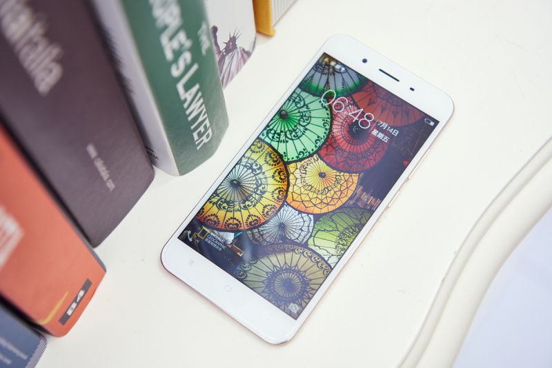 給年輕人“刷臉”新體驗(yàn)！vivo Y66i 強(qiáng)勢登場