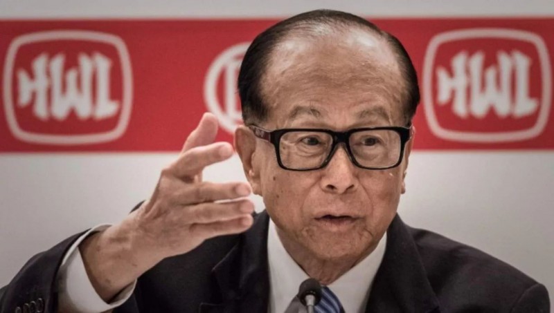 香港“殖民地思維”令李嘉誠(chéng)慘失2000億，出路何在？