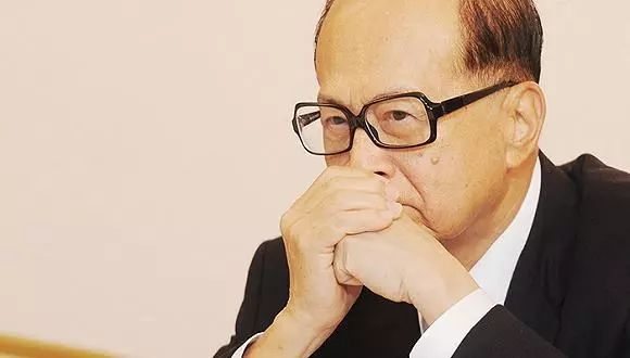 香港“殖民地思維”令李嘉誠(chéng)慘失2000億，出路何在？