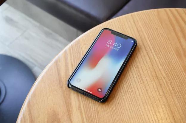 OLED 大爆發(fā)，掀起高階手機新戰(zhàn)局