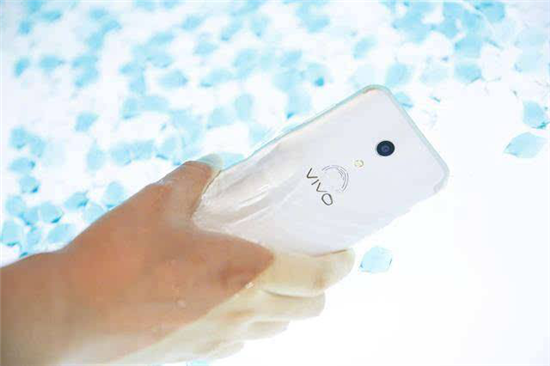 vivo X20Plus UD新版被曝光：首發(fā)屏幕指紋或防水沒跑了