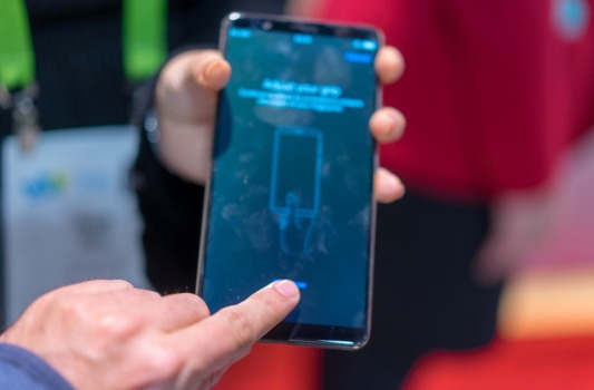 CES2018：三星S9或?qū)⒋钶d屏下指紋解鎖技術(shù)