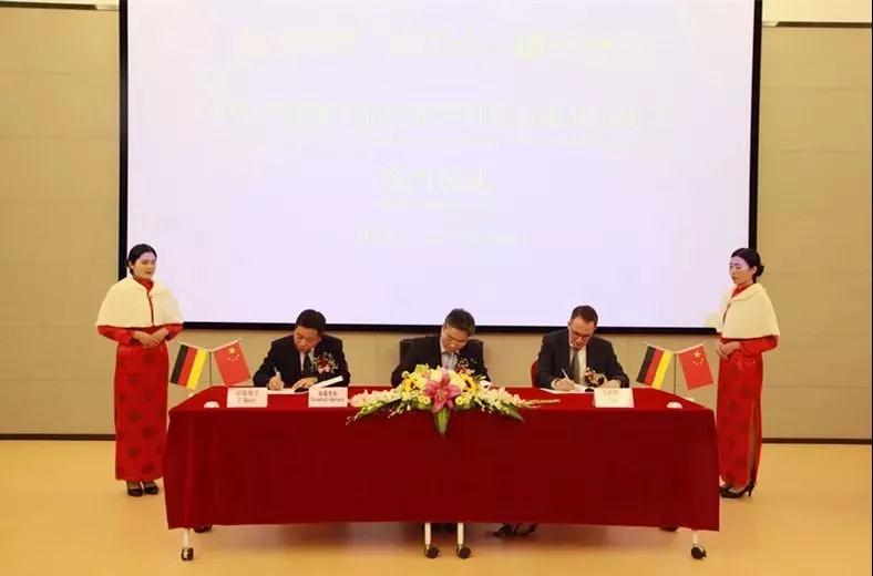 開放合作取得重大成果，水晶光電攜手德國肖特成立合資公司晶特光學