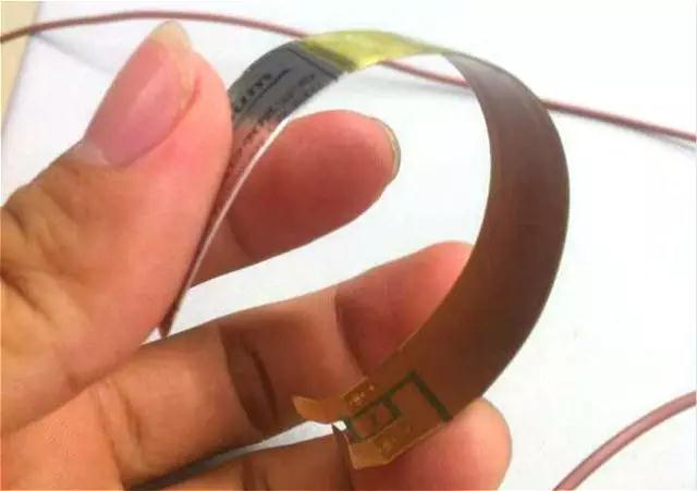 “續(xù)航長、適折疊、抗破壞、耐高溫”柔性電池：全柔性智能時代的黑馬