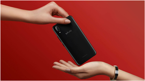 vivo X21屏幕指紋手機(jī)正式推出，AI智慧拍照厲害了