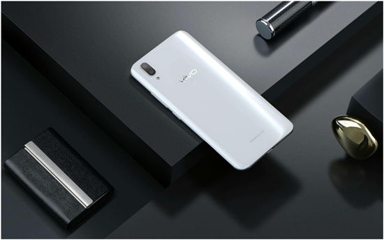 vivo X21屏幕指紋手機(jī)正式推出，AI智慧拍照厲害了