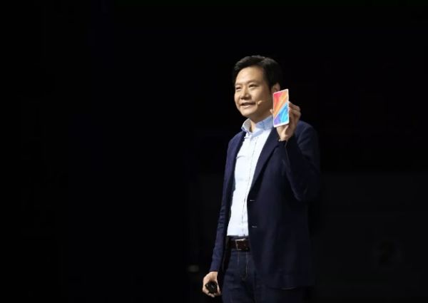 出海記|外媒:小米推智能手機MIX 2S 對標蘋果iPhone X