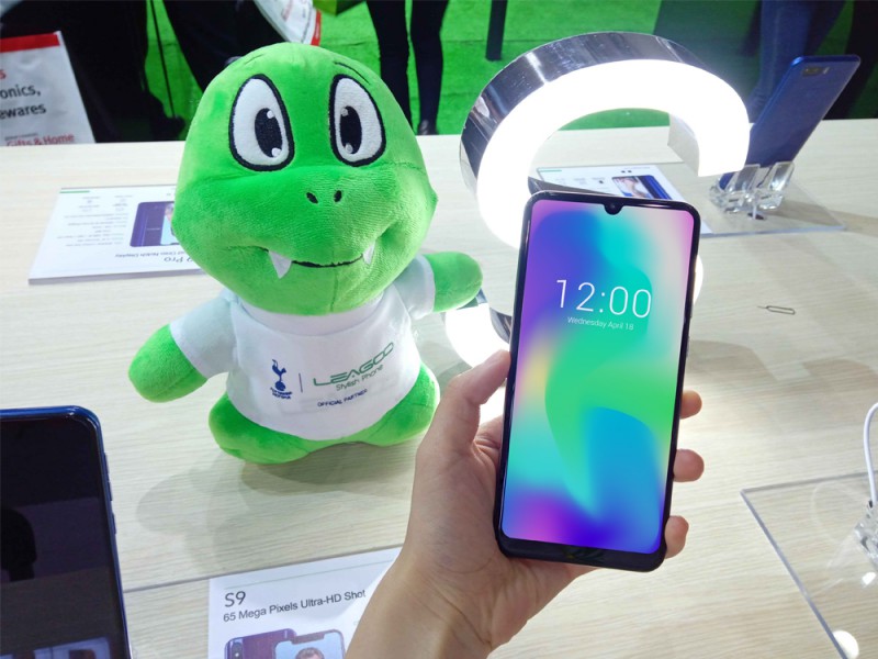 領(lǐng)歌新零售引爆香港環(huán)球資源展