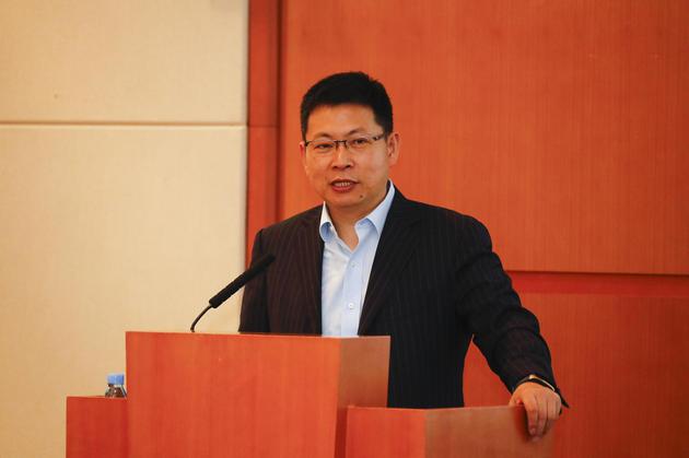 余承東:明年做到全球第一 國(guó)內(nèi)份額可能會(huì)超50%