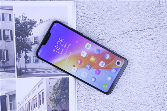 vivo Y81s上手體驗，新一代全面屏鑄就高顏值
