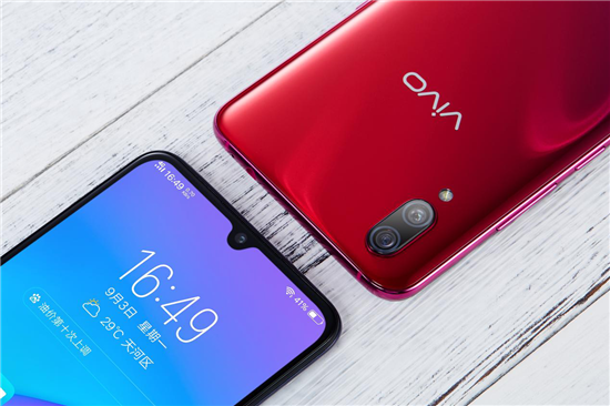 第四代屏幕指紋+全新光感美學(xué) vivo X23引領(lǐng)未來全面屏手機潮流