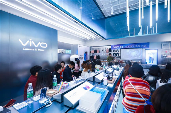 vivo NEX雙屏版推出“優(yōu)享計(jì)劃”，老用戶可搶先體驗(yàn)非凡雙屏