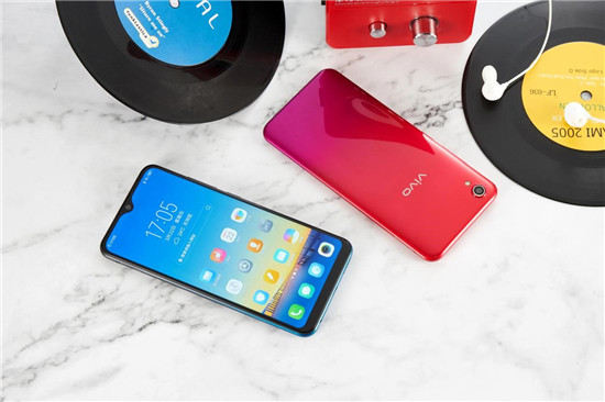 vivo Y91真機(jī)賞析：越級(jí)品質(zhì)，第一眼就有心動(dòng)感