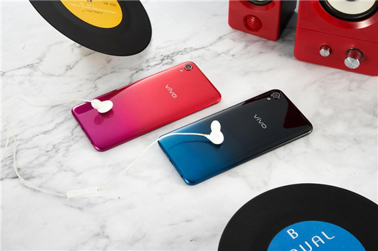 vivo Y91真機(jī)賞析：越級(jí)品質(zhì)，第一眼就有心動(dòng)感