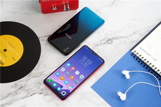 vivo Y91真機(jī)賞析：越級(jí)品質(zhì)，第一眼就有心動(dòng)感