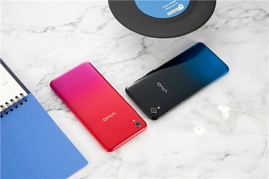 vivo Y91真機(jī)賞析：越級(jí)品質(zhì)，第一眼就有心動(dòng)感