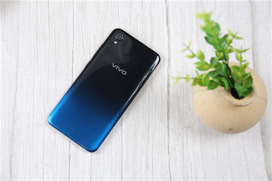 vivo Y91上手體驗：潮流外觀+暢快性能，不愧千元新寵