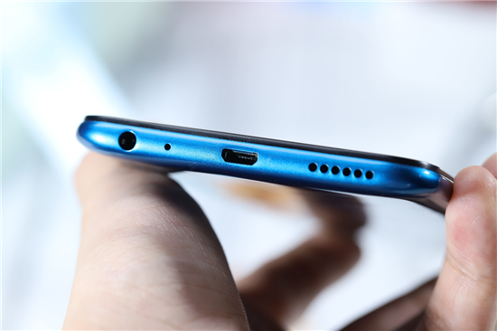 vivo Y91上手體驗：潮流外觀+暢快性能，不愧千元新寵
