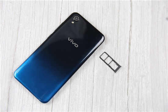 vivo Y91上手體驗：潮流外觀+暢快性能，不愧千元新寵