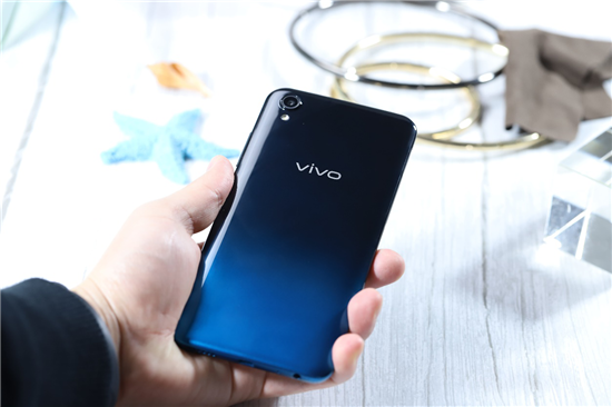 vivo Y91上手體驗：潮流外觀+暢快性能，不愧千元新寵