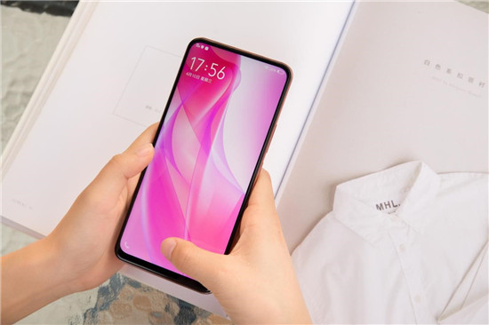 潮美外觀+全新拍照體驗！vivo S1寵愛粉照亮你的美