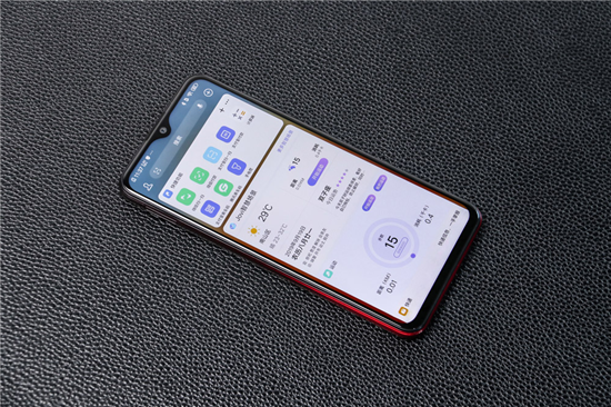 續(xù)航全新升級，vivo U3x圖賞：時尚設計一見傾心