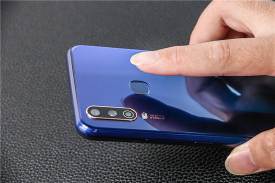 續(xù)航全新升級，vivo U3x圖賞：時尚設計一見傾心