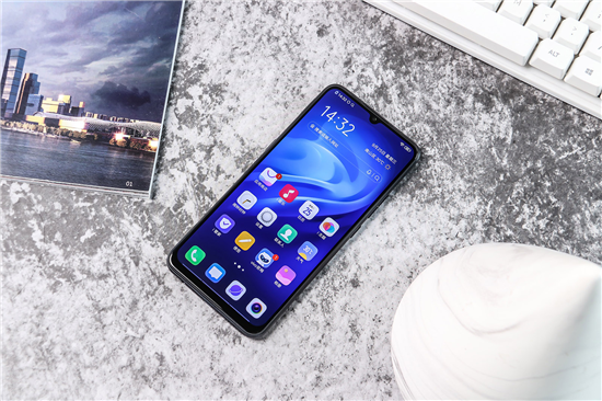 好看與好用可同時(shí)兼顧，vivo Y7s琉璃黑新品開售