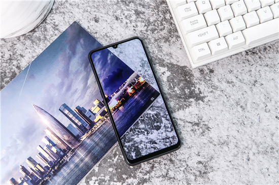 好看與好用可同時(shí)兼顧，vivo Y7s琉璃黑新品開售