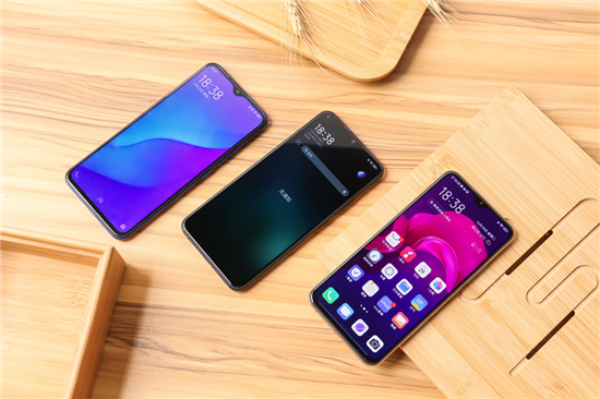 5000mAh大電池+18W雙引擎閃充，千元優(yōu)品vivo U3續(xù)航無憂