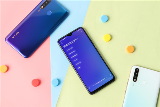 全新vivo U3來襲，5000mAh超大電池+18W雙引擎閃充帶來持久享受